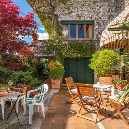 Sopra Al Bed & Breakfast